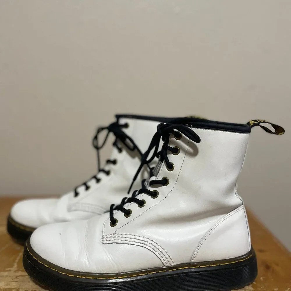 Dr. Martens Zavala White Leather Lace Up Combat Boots Men's Sz 7 Women's Sz 8
